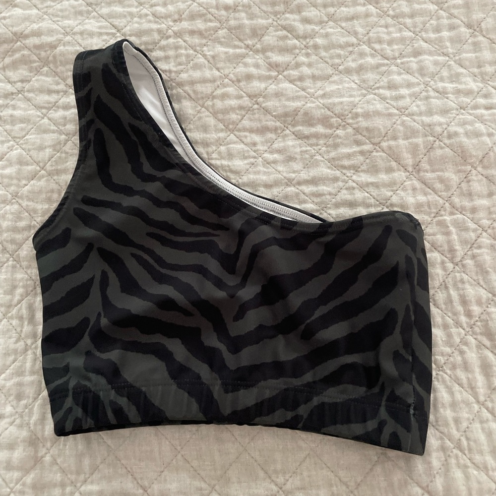 Barry’s x year of ours one shoulder sports bra